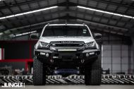 Picture of Deluxe Series - DMax 2020+ Non-Hoop